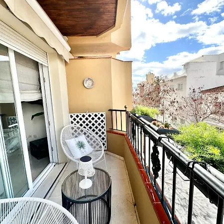 Center - Eaw Homes Apartment *