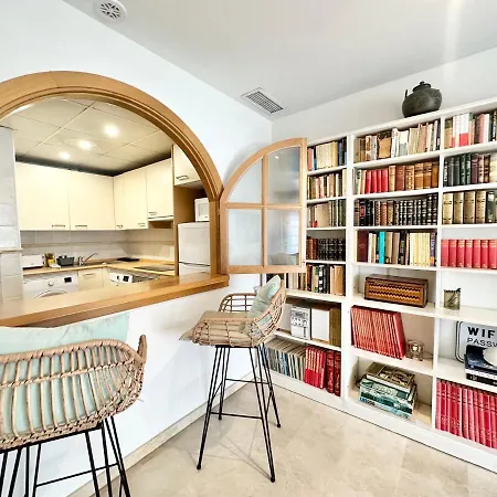 Center - Eaw Homes Apartment *