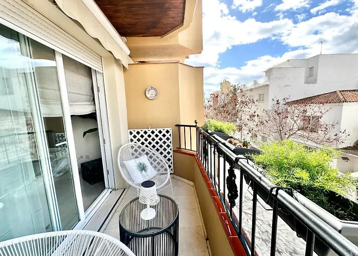 Center - Eaw Homes Апартаменты *