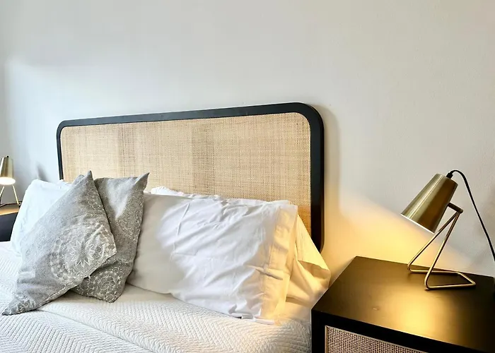 Center - Eaw Homes Апартаменты *