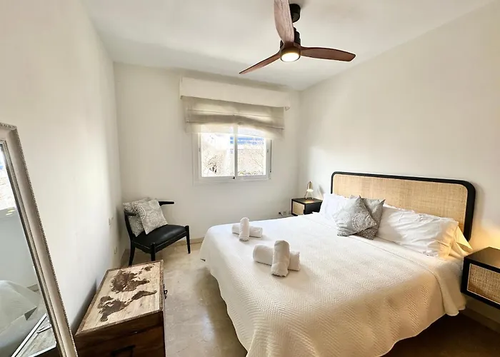 Center - Eaw Homes *